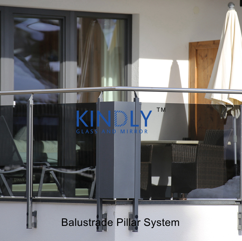 Balustrade Pillar Railing with Laminated Safety Glass